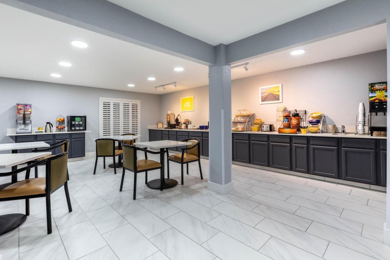 Days Inn By Wyndham Granbury Buitenkant foto