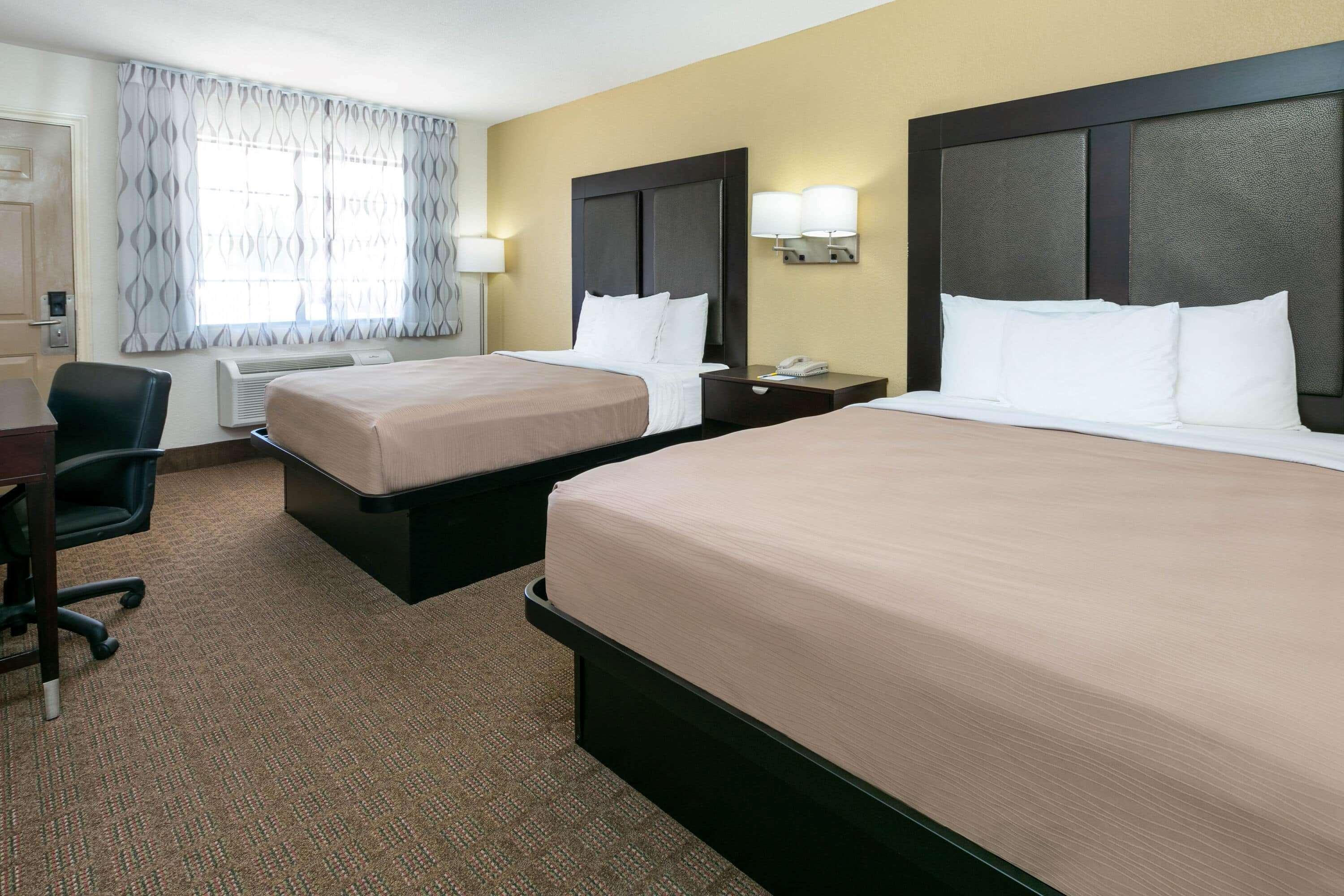 Days Inn By Wyndham Granbury Buitenkant foto