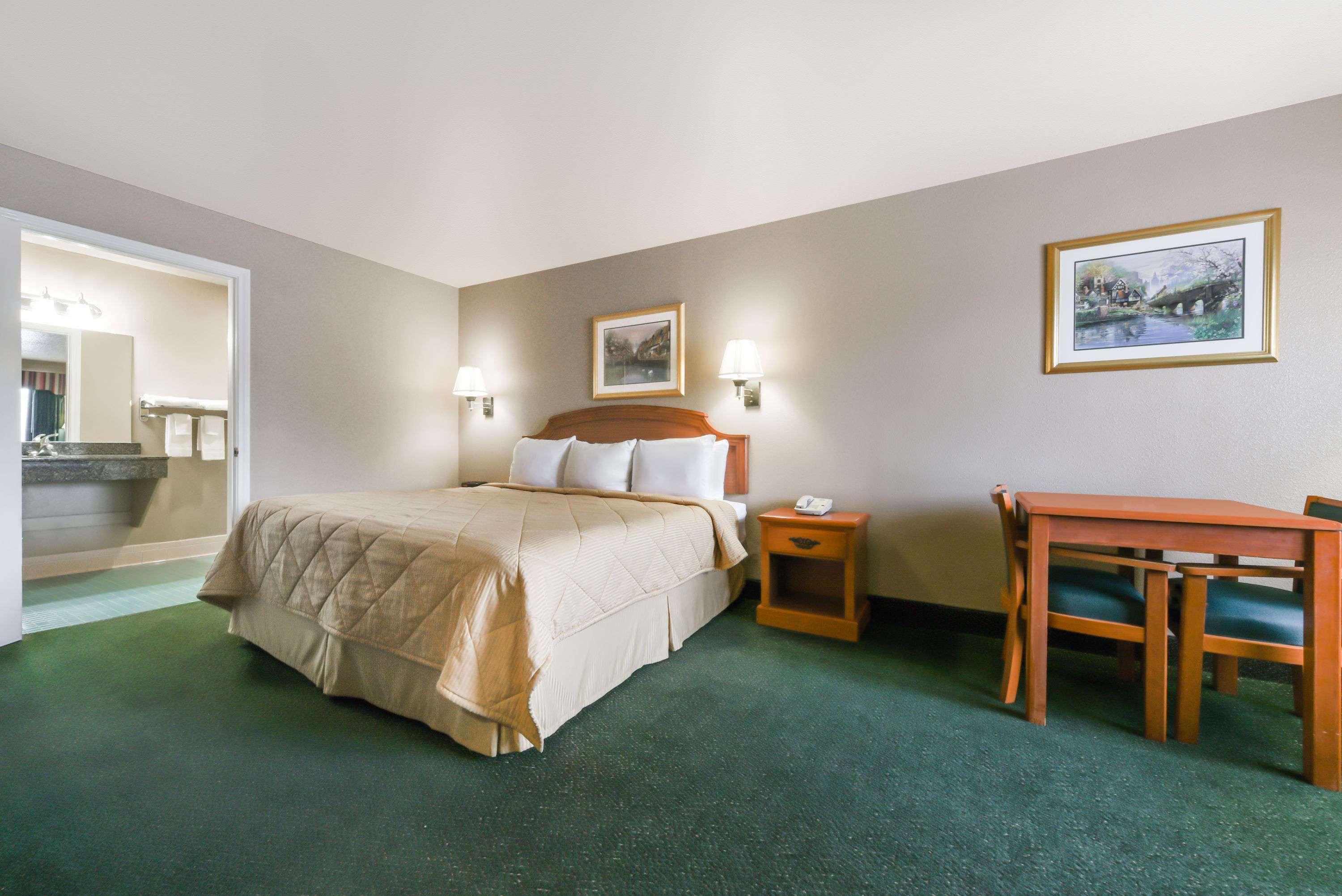 Days Inn By Wyndham Granbury Buitenkant foto