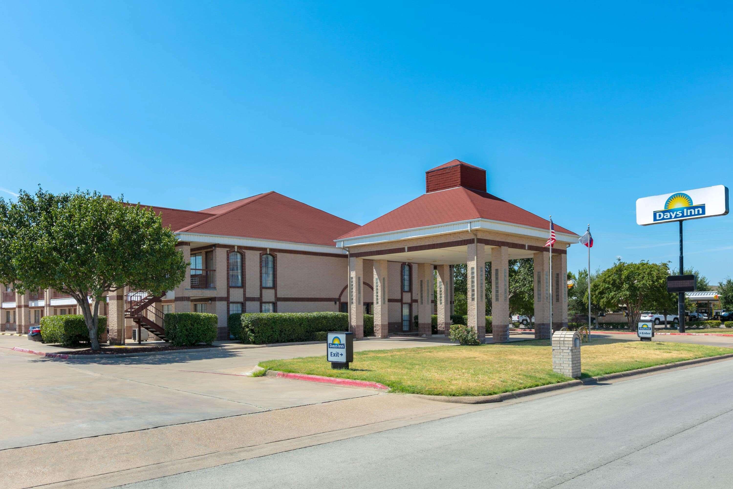 Days Inn By Wyndham Granbury Buitenkant foto