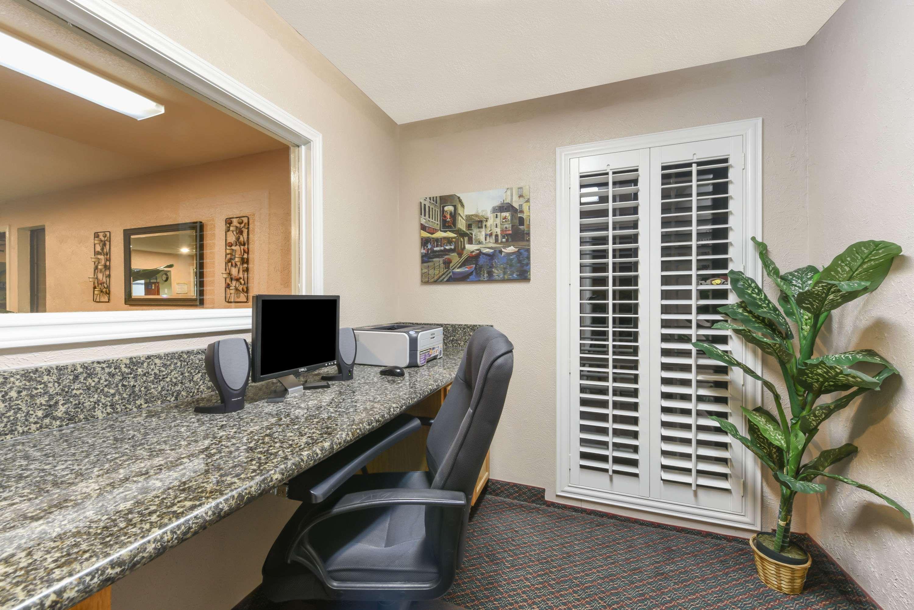Days Inn By Wyndham Granbury Buitenkant foto