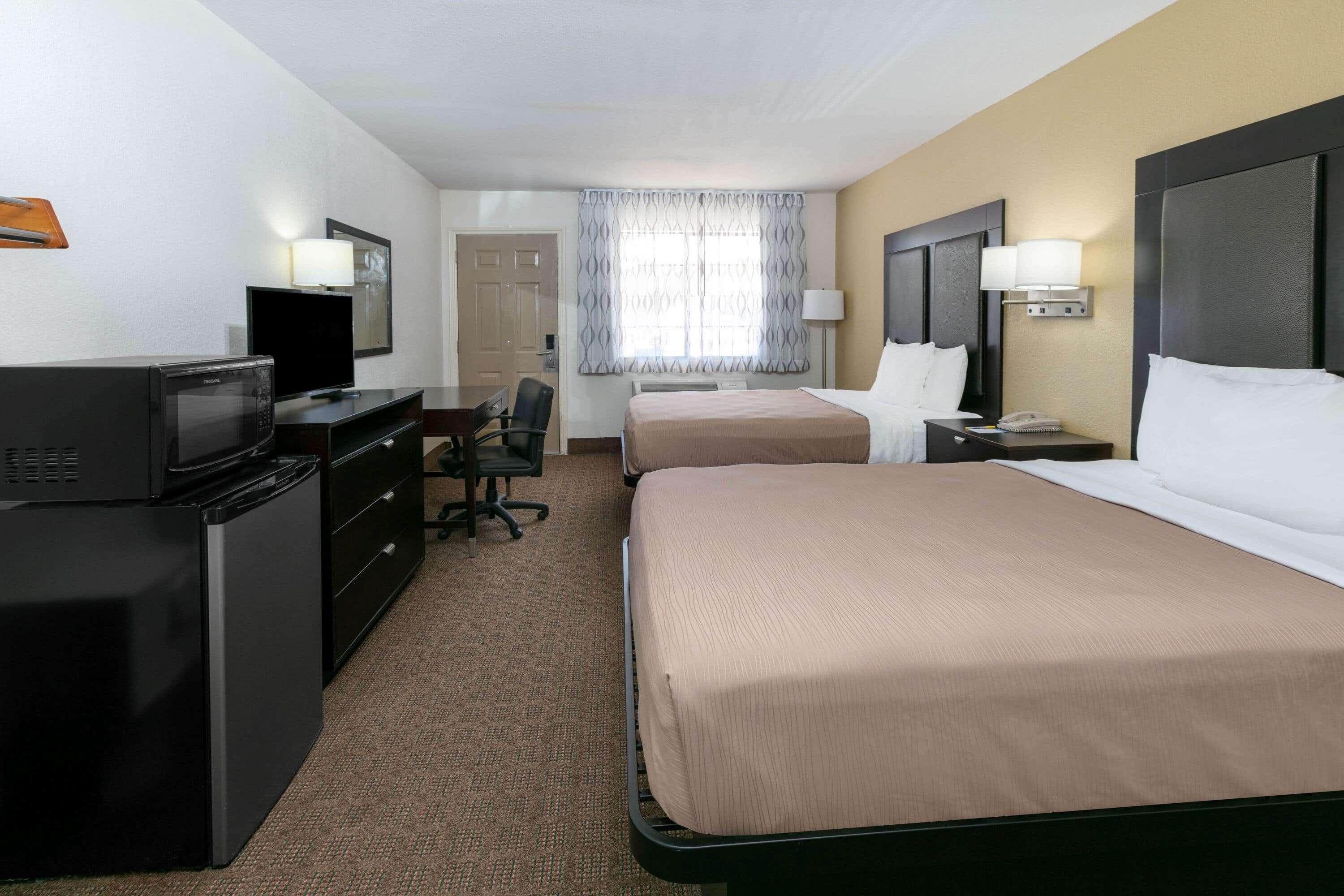 Days Inn By Wyndham Granbury Buitenkant foto