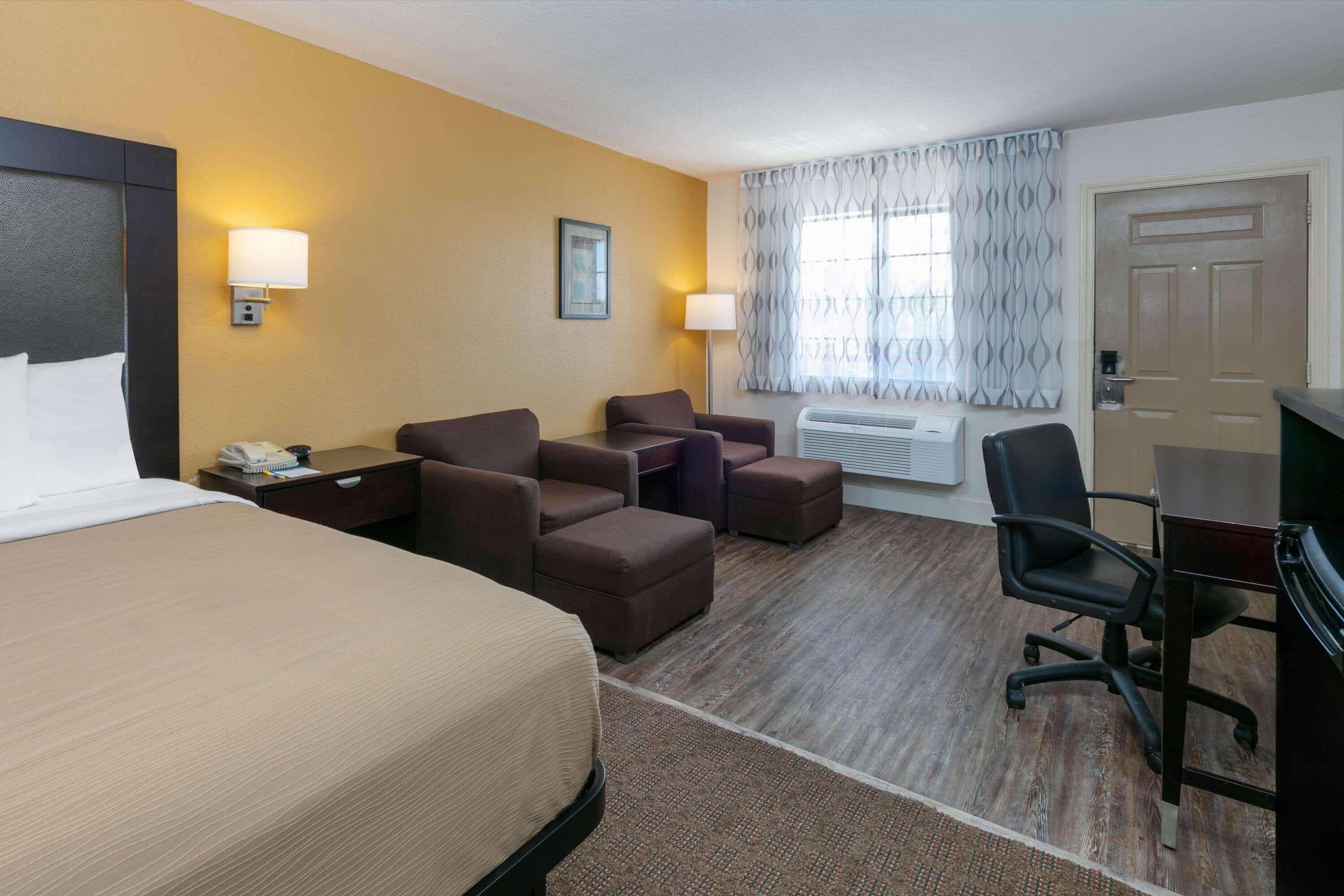 Days Inn By Wyndham Granbury Buitenkant foto